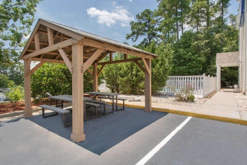 Microtel Inn & Suites by Wyndham Augusta/Riverwatch - image 7