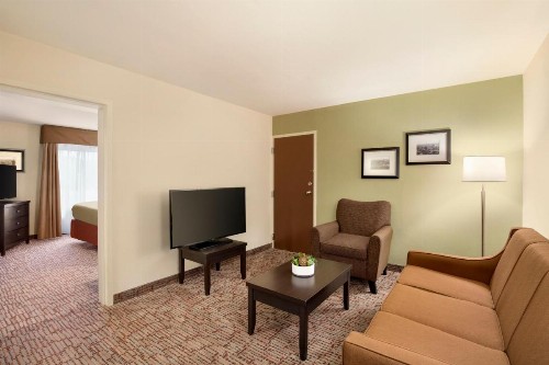 Baymont by Wyndham Augusta West - image 40