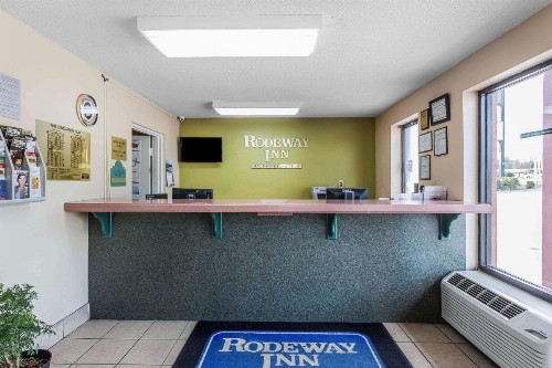 Rodeway Inn - image 15