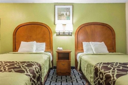 Rodeway Inn - image 16