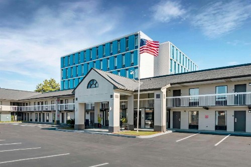 Econolodge Augusta - image 1