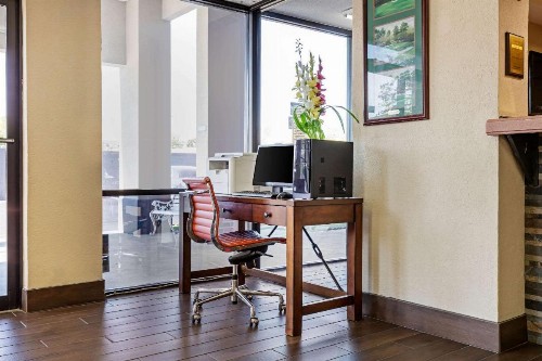 Econolodge Augusta - image 5