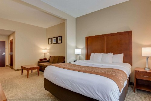Comfort Inn & Suites Gordon Hwy - image 17