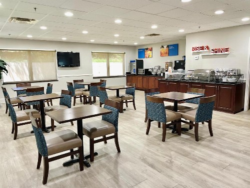 Comfort Inn & Suites Gordon Hwy - image 34