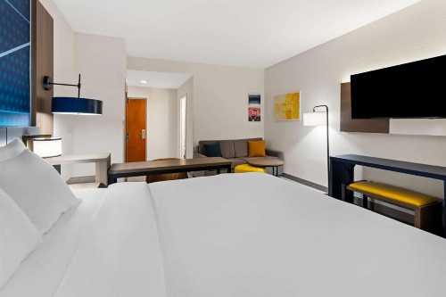 Comfort Suites Augusta Riverwatch - image 24