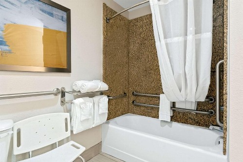 Comfort Suites Augusta Riverwatch - image 33