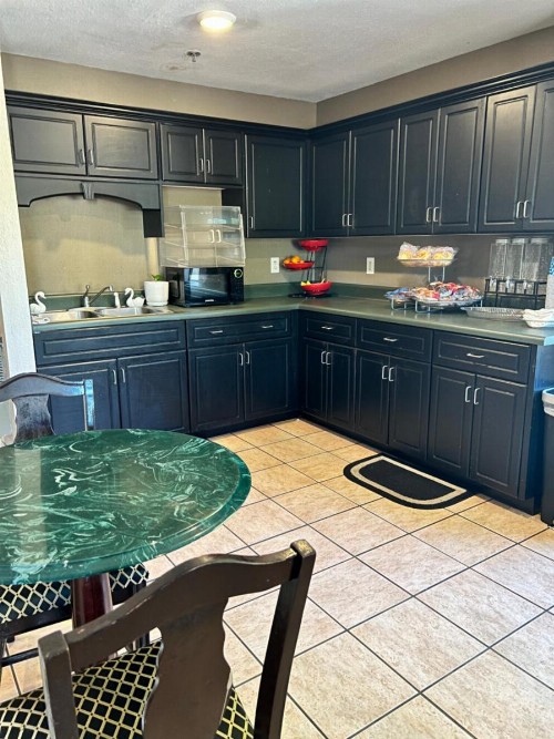 Country Hearth Inn & Suites Augusta - image 15