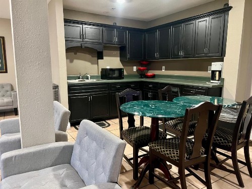 Country Hearth Inn & Suites Augusta - image 16