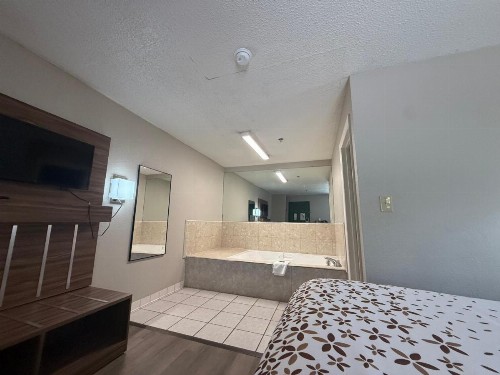 Country Hearth Inn & Suites Augusta - image 17