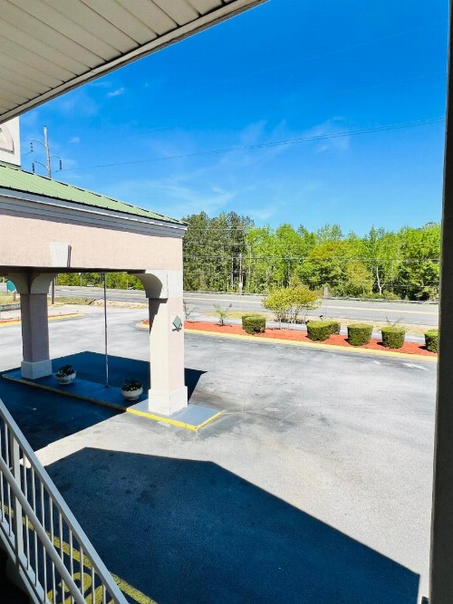 Country Hearth Inn & Suites Augusta - image 2