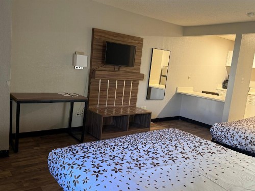 Country Hearth Inn & Suites Augusta - image 6