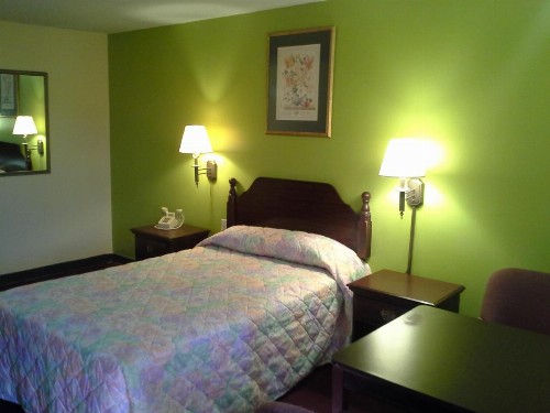 Red Carpet Inn - Augusta - image 13
