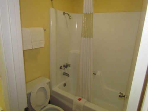 Red Carpet Inn - Augusta - image 22