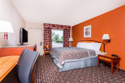 Days Inn by Wyndham Augusta Wheeler Road - image 18