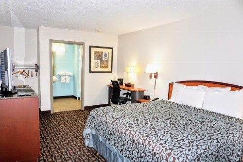 Days Inn by Wyndham Augusta Wheeler Road - image 22