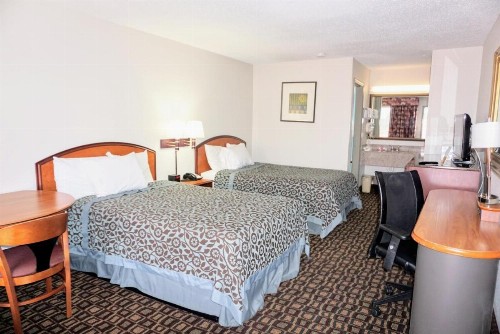Days Inn by Wyndham Augusta Wheeler Road - image 3