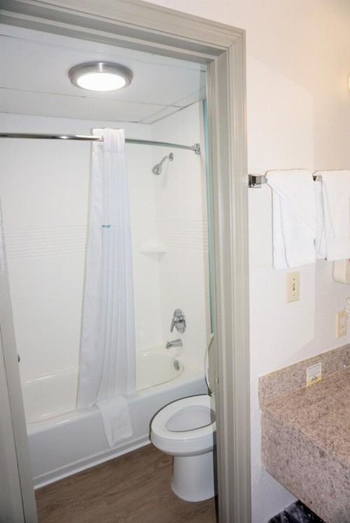Days Inn by Wyndham Augusta Wheeler Road - image 32