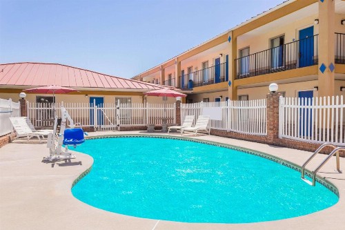 Days Inn by Wyndham Augusta Wheeler Road - image 33