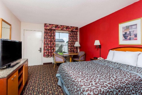 Days Inn by Wyndham Augusta Wheeler Road - image 5