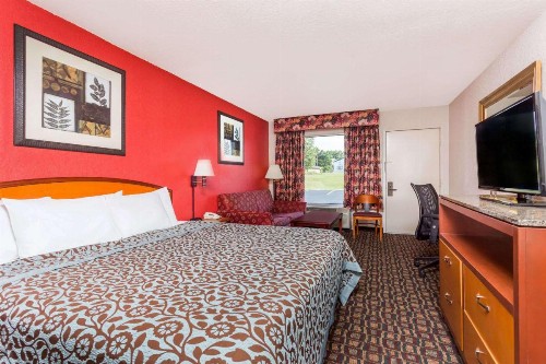 Days Inn by Wyndham Augusta Wheeler Road - image 8
