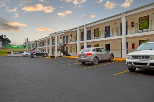 Days Inn by Wyndham Augusta near Fort Gordon - image 28