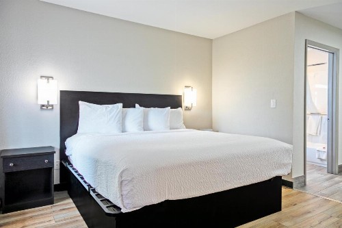 Days Inn by Wyndham Augusta near Fort Gordon - image 5