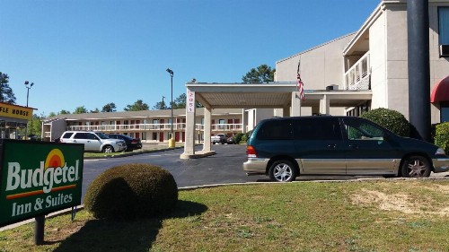 Budgetel Inn and Suites - Fort Gordon - image 28