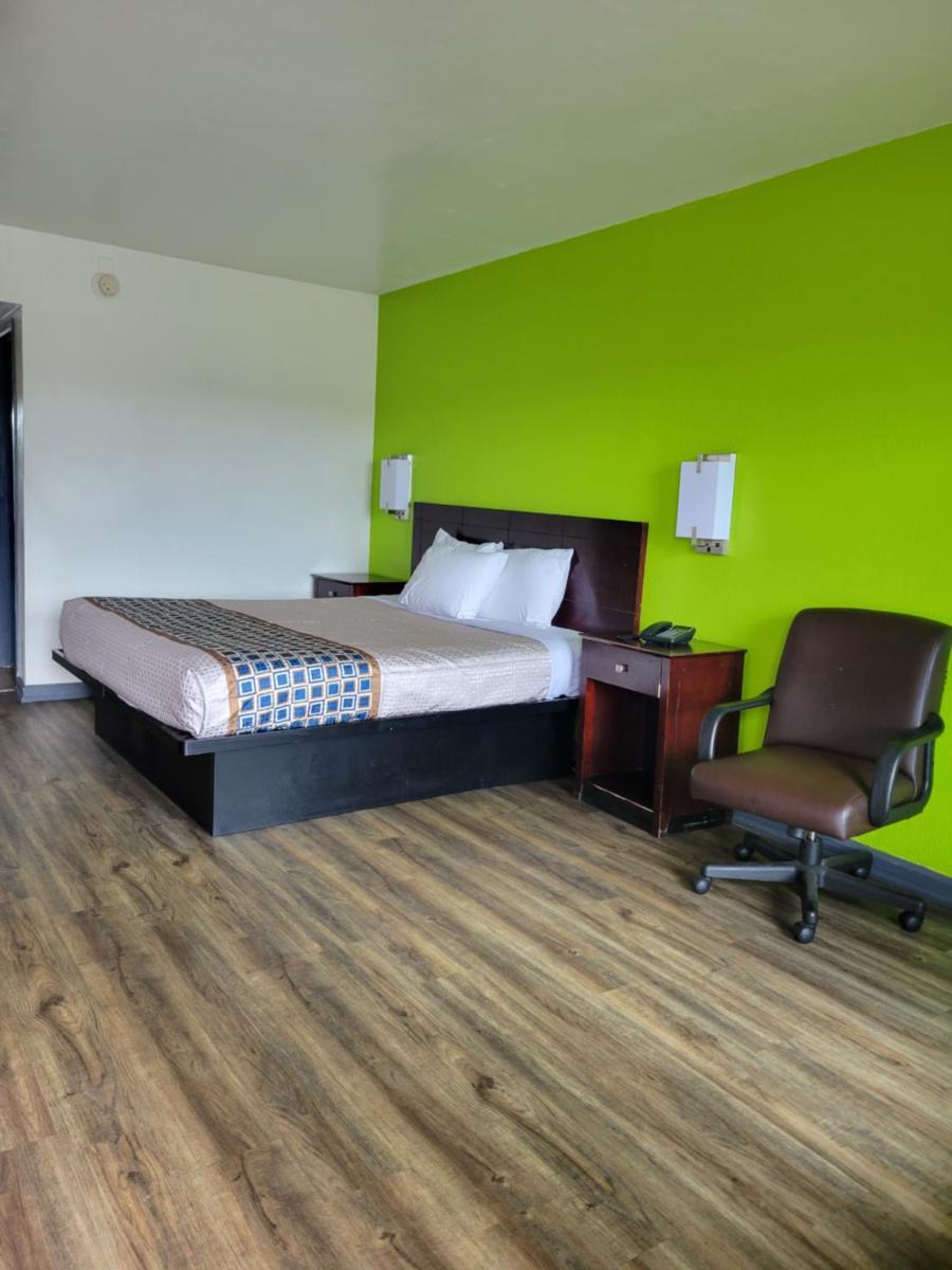 Budgetel Inn and Suites - Fort Gordon - image 6