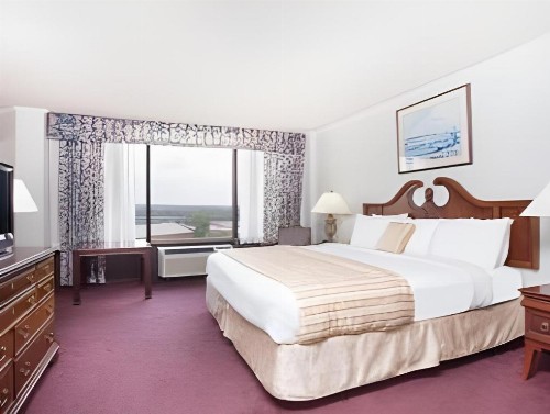 Ramada Hotel & Conf Center by Wyndham Augusta Downtown - image 29