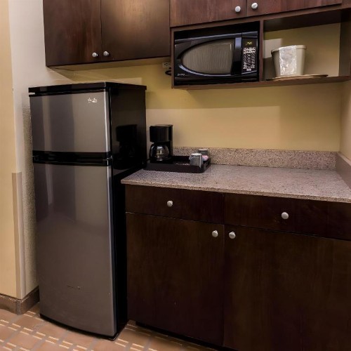Best Western Plus Augusta North Inn & Suites - image 26