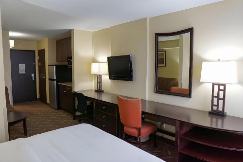 Best Western Plus Augusta North Inn & Suites - image 30