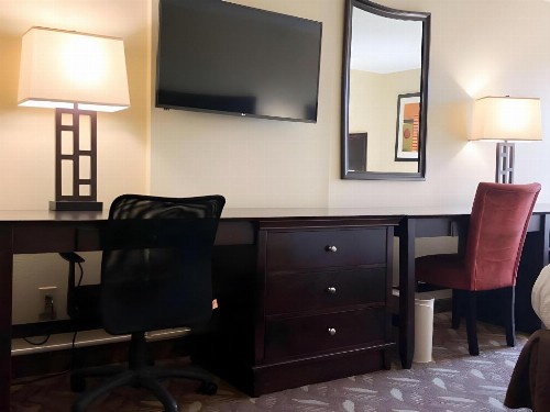 Best Western Plus Augusta North Inn & Suites - image 32