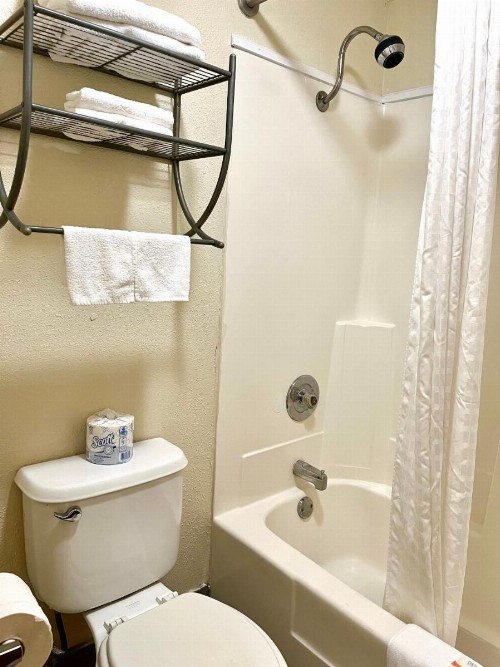 West Bank Inn - image 28
