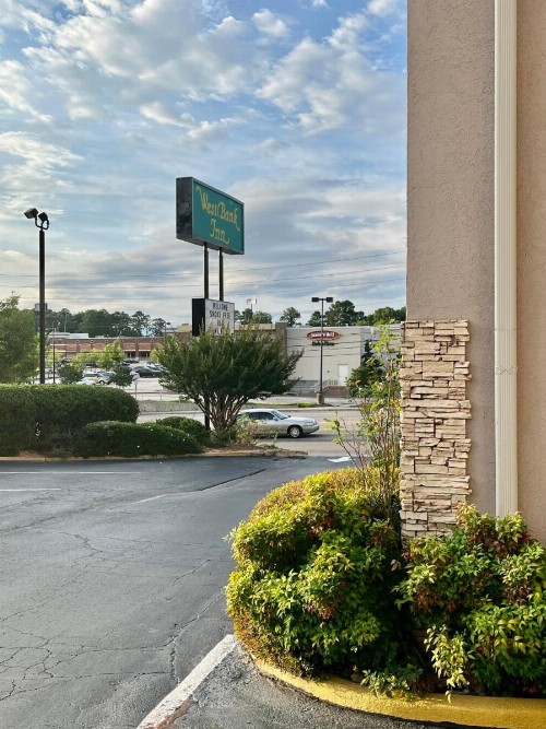 West Bank Inn - image 29
