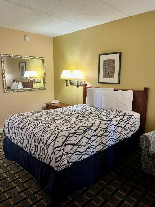 West Bank Inn - image 32