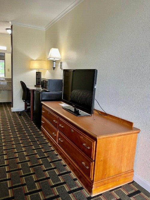 West Bank Inn - image 40