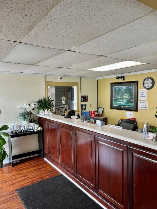 West Bank Inn - image 7