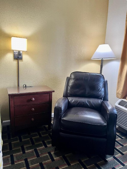 West Bank Inn - image 9
