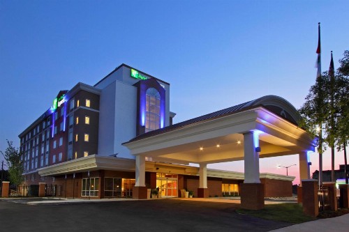 Holiday Inn Express Augusta Downtown an IHG Hotel - image 29