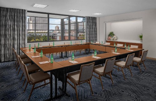 Sheraton Austin Hotel at the Capitol - image 13
