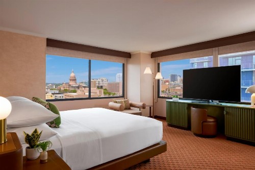 Sheraton Austin Hotel at the Capitol - image 2