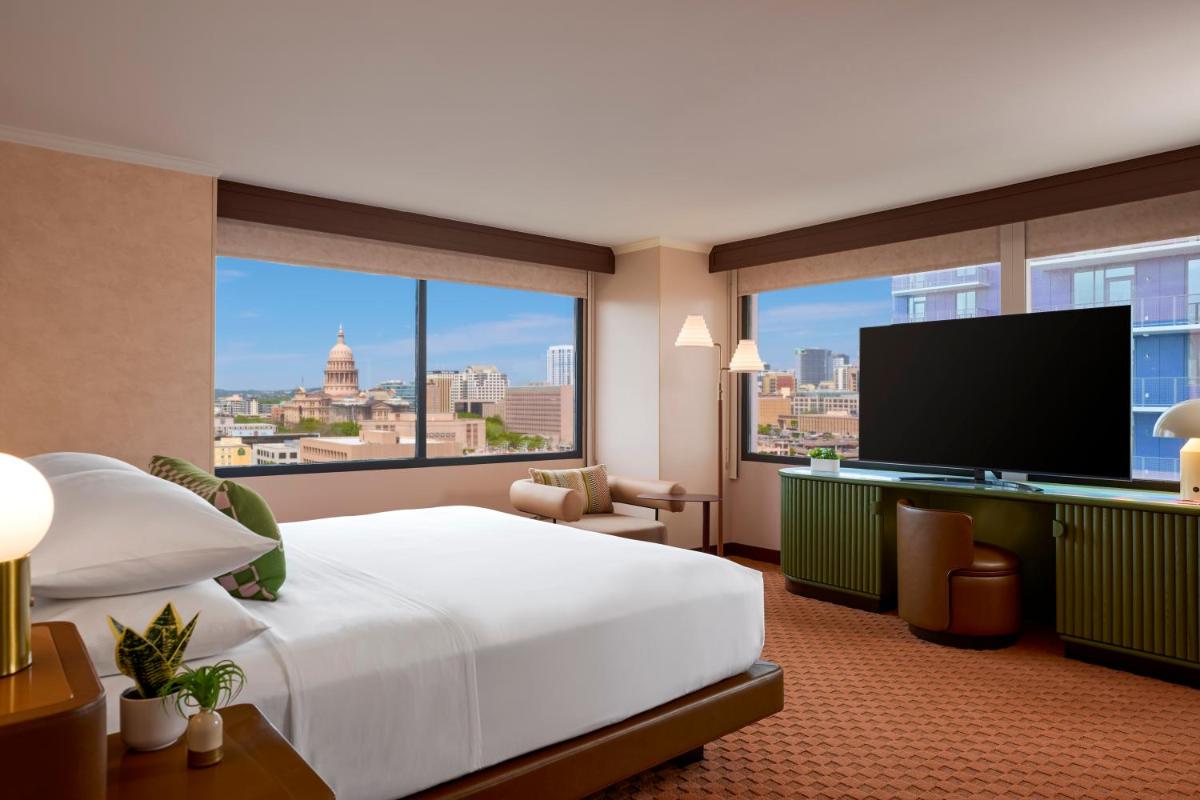 Sheraton Austin Hotel at the Capitol - image 2