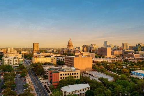 Sheraton Austin Hotel at the Capitol - image 4