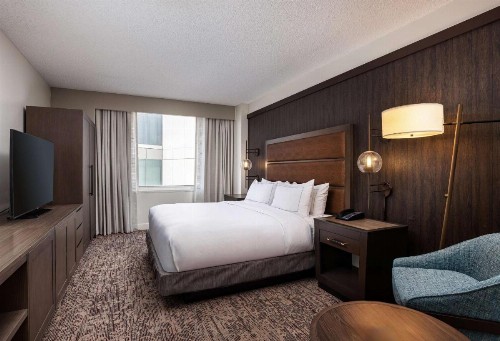DoubleTree Suites by Hilton Austin - image 11