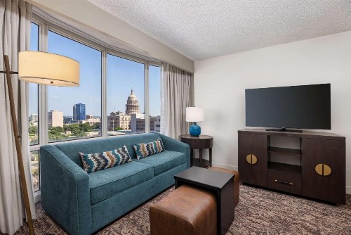 DoubleTree Suites by Hilton Austin - image 12