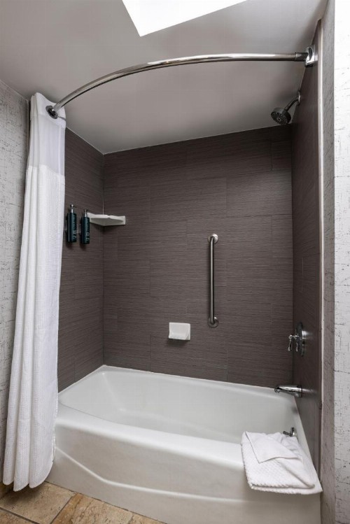 DoubleTree Suites by Hilton Austin - image 15