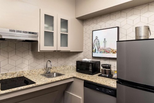 DoubleTree Suites by Hilton Austin - image 35
