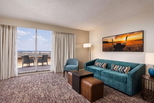 DoubleTree Suites by Hilton Austin - image 36