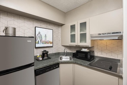DoubleTree Suites by Hilton Austin - image 44