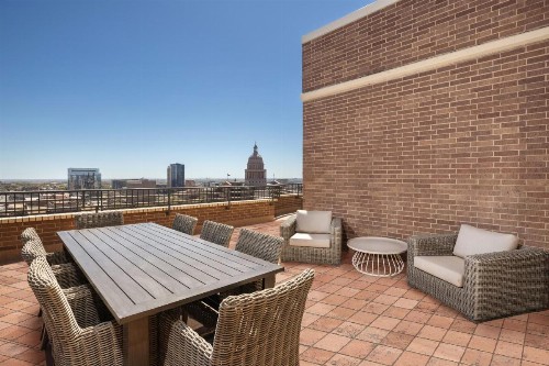 DoubleTree Suites by Hilton Austin - image 8